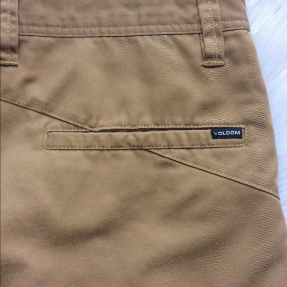 VOLCOM Frickin Khaki Shorts - Picture 6 of 7